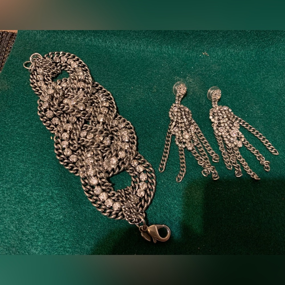 5 inch silver bracelet with matching earrings from Stella and dot